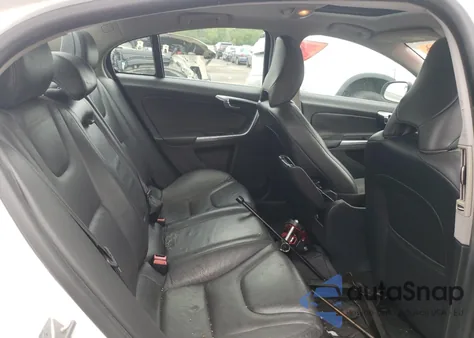 2014 Volvo S60 T5 из США, поврежденный, VIN YV1612FS6E2293792